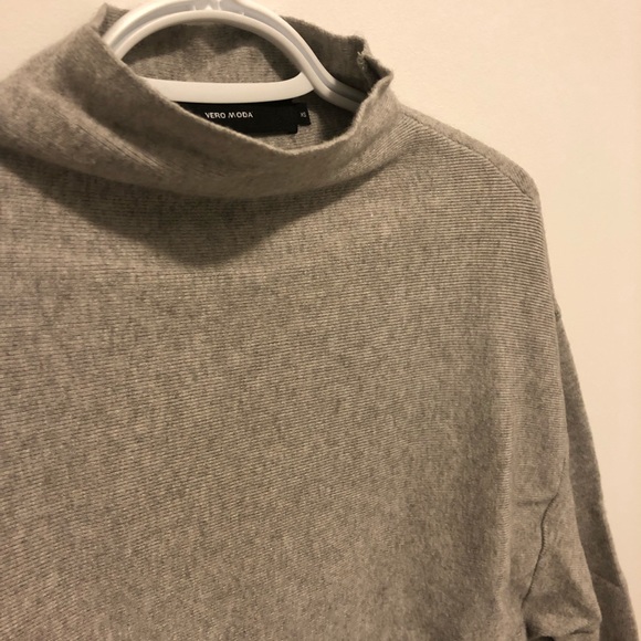 Grey sweater - Picture 3 of 3